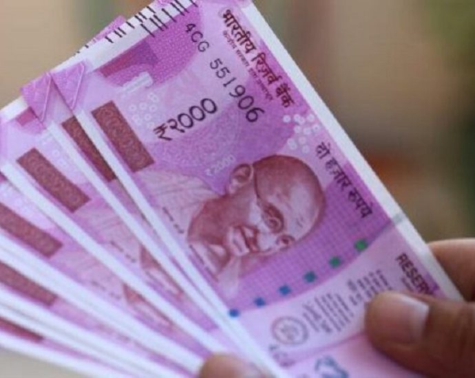 Indian Currency in International Market-Bihar Aaptak