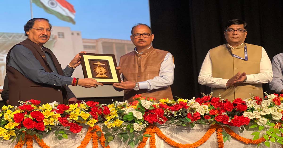 Bihar-DGP-Vinay-Kumar-at-IIT-Patna-Convocation