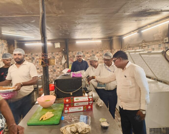 Food Safety Dept Rain on Hotel Patliputra Continental Patliputra-Health MInister Nishant-Bihar Aaptak